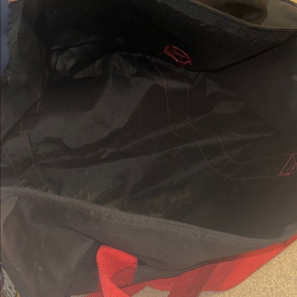 Coca Cola NFL Classic Black and Red Duffel Bag signed by Wayne Gretsky - Picture 7 of 11